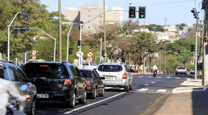 Detran alerta: última semana para licenciar veículos de placas com final 5 e 6