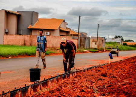 Prefeitura realiza manutenção urbana em São Gabriel do Oeste