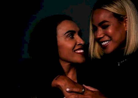 Marta anuncia noivado com a americana Toni Pressley, companheira de time