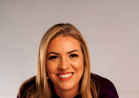 Vereadora Kalícia de Brito, defende a educação e quer a inclusão da categoria entre os prioritários para a vacinação