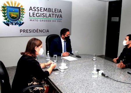 Herculano recebe em nome da ALEMS a visita da embaixadora da Venezuela no Brasil.