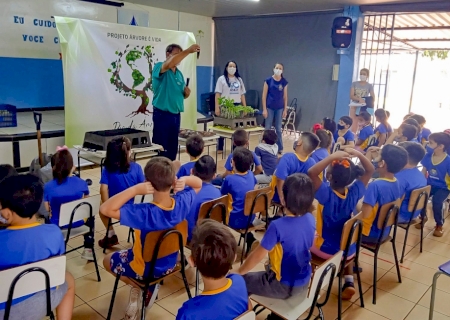 Projeto “Árvore é Vida” percorreu escolas do município levando conscientização sobre o meio ambiente