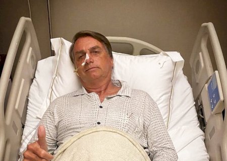Bolsonaro posta foto no hospital e cita 'possível cirurgia'
