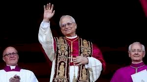 Papa Leão XIV frisa paz em sua primeira aparição aos fiéis