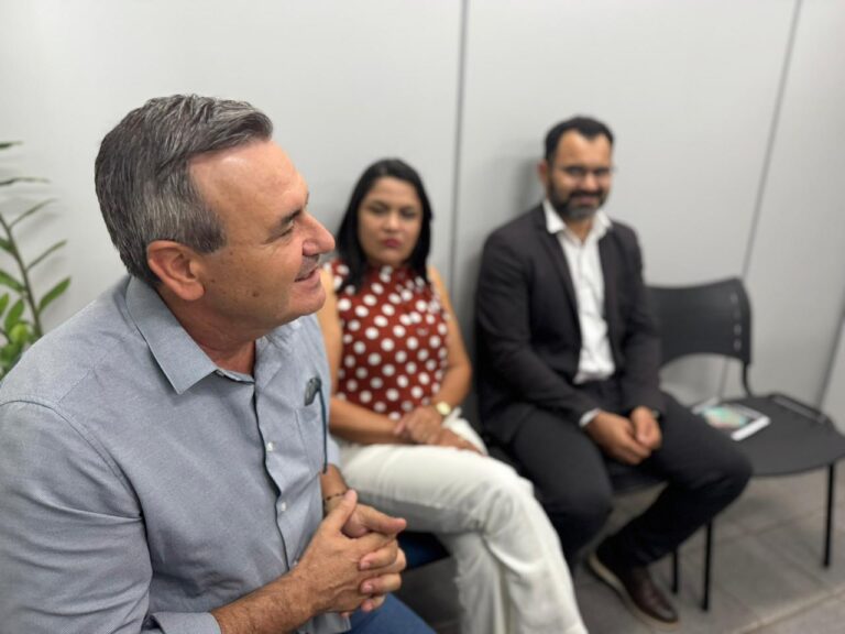 Vereadores Valdecir e Rose continuam articulação pela implantação de Escola Cívico-Militar em SGO
