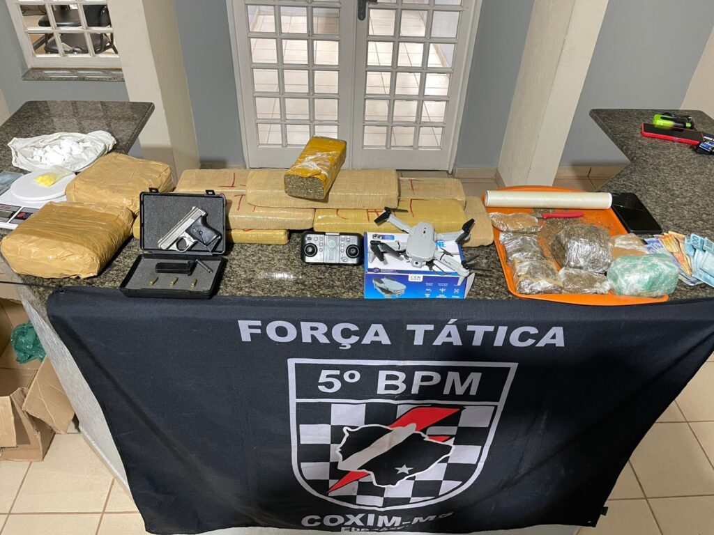 Polícia Militar apreende mais de 12 kg de drogas e arma de fogo durante operação em Coxim