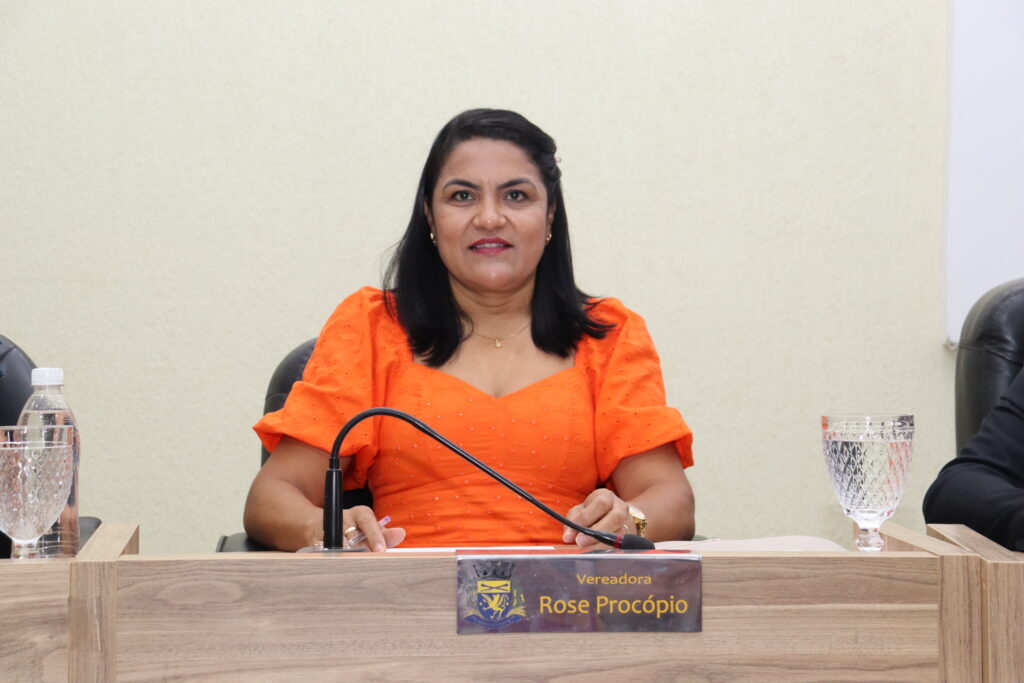 Vereadora Rose propõe criação de cemitério para animais domésticos em SGO