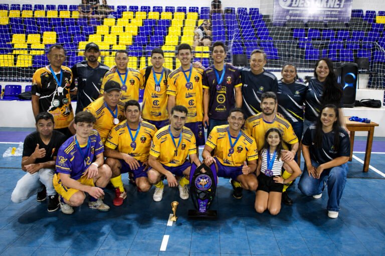 Ginásio lotado e grandes jogos marcam finais do Campeonato Municipal de Futsal em São Gabriel do Oeste