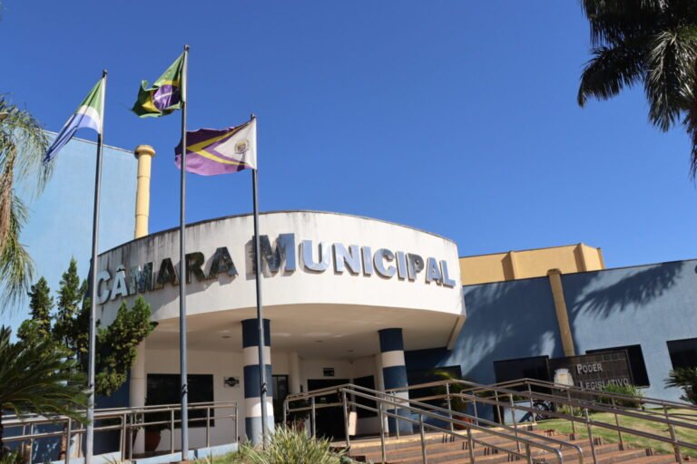 Câmara fiscaliza e recebe prefeitura para prestar contas de ações na saúde, educação e finanças
