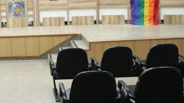 Vereador debate direitos das mulheres e LGBTQIAPN+ durante ação do Agosto Lilás em SGO
